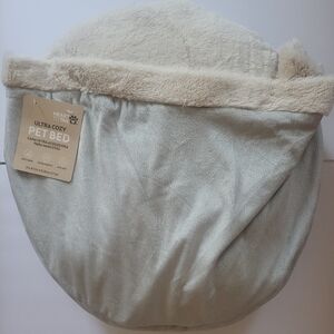 Heart To Tail Ultra Cozy Pet Bed